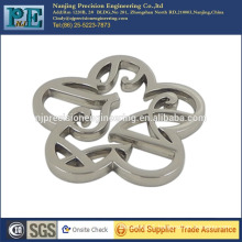 ISO 9001 passed custom cutout metal flower logo plate